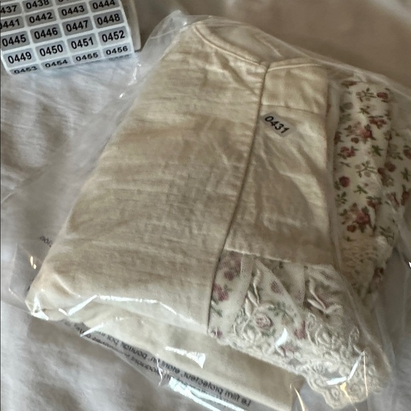 Floral Patchwork Vest with Embroidery - Picture 10 of 10